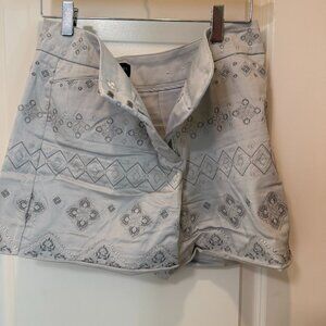 White House Black Market DRESS SHORTS The 5" Short GREY/SILVER SIZE 6